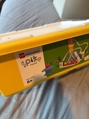 Lego Education SPIKE Essential Yellow Classroom Kit